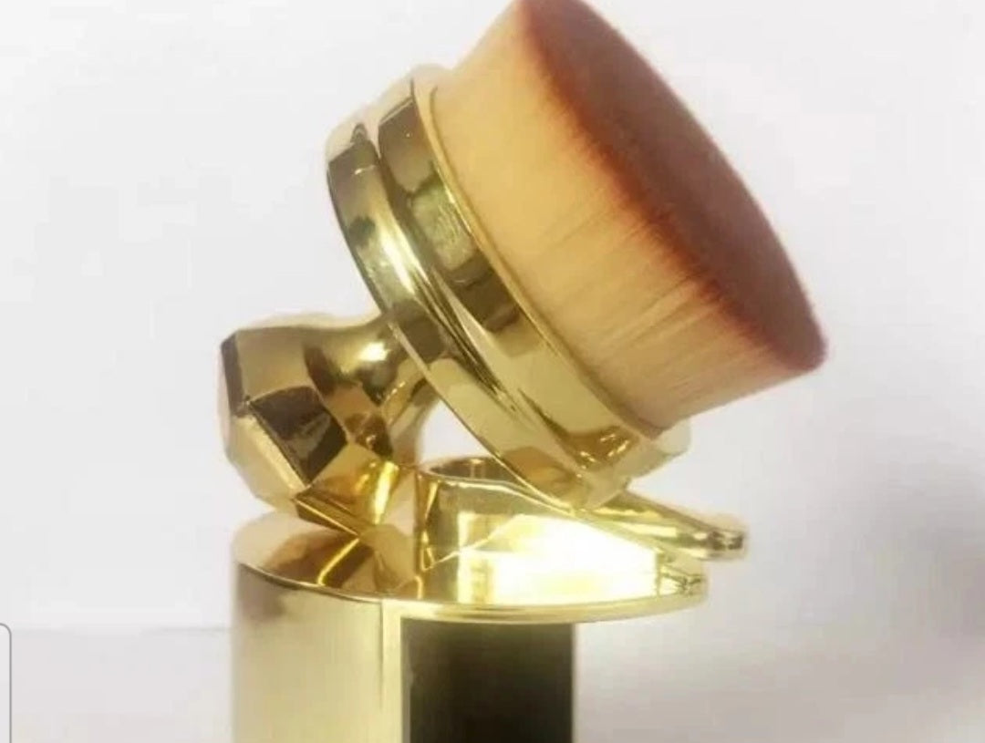 Color Changing Foundation & Soft Powder Brush